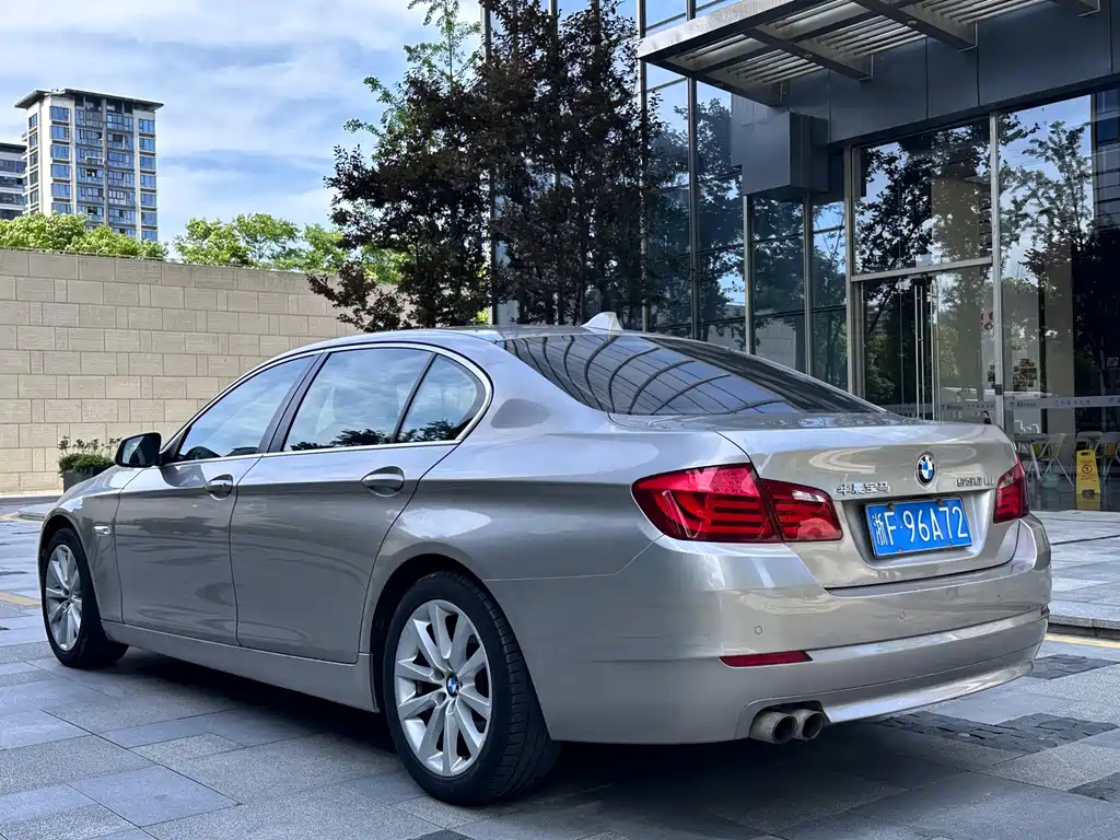 BMW 5 Series 2012 — фото 6