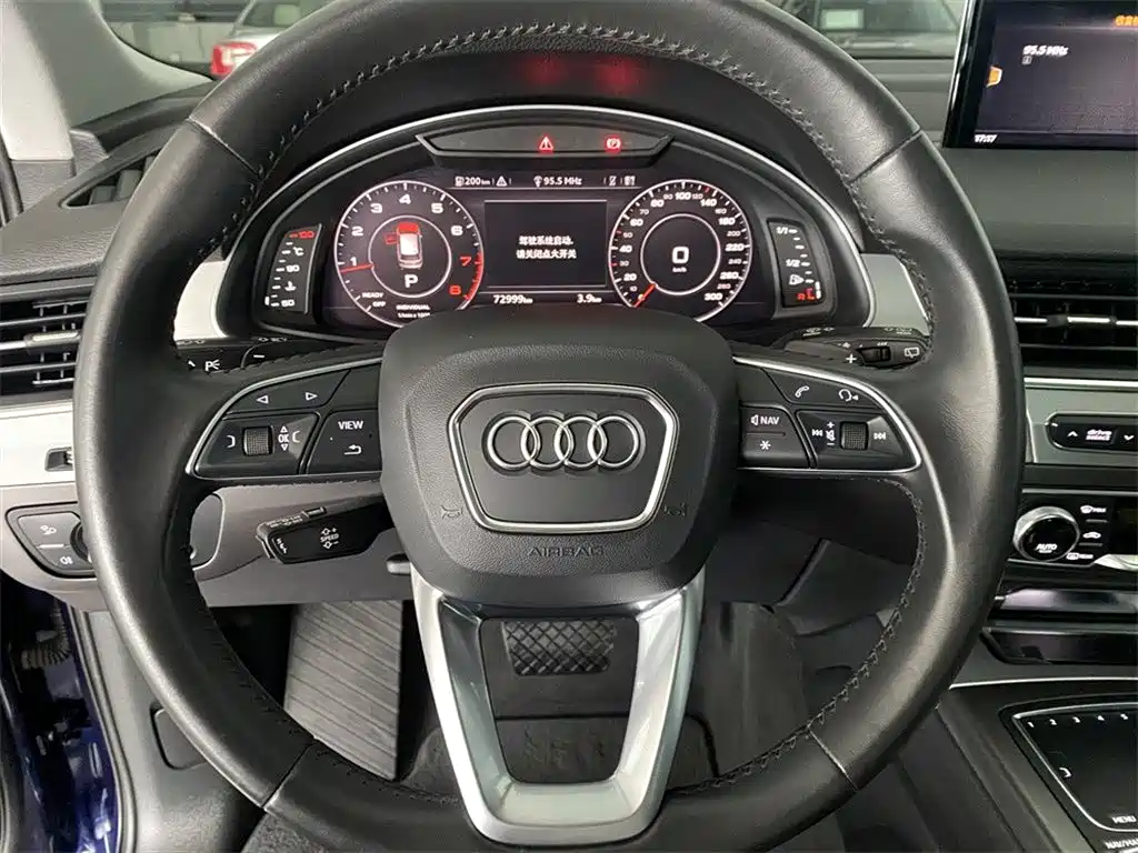 Audi Q7 2019 — фото 11