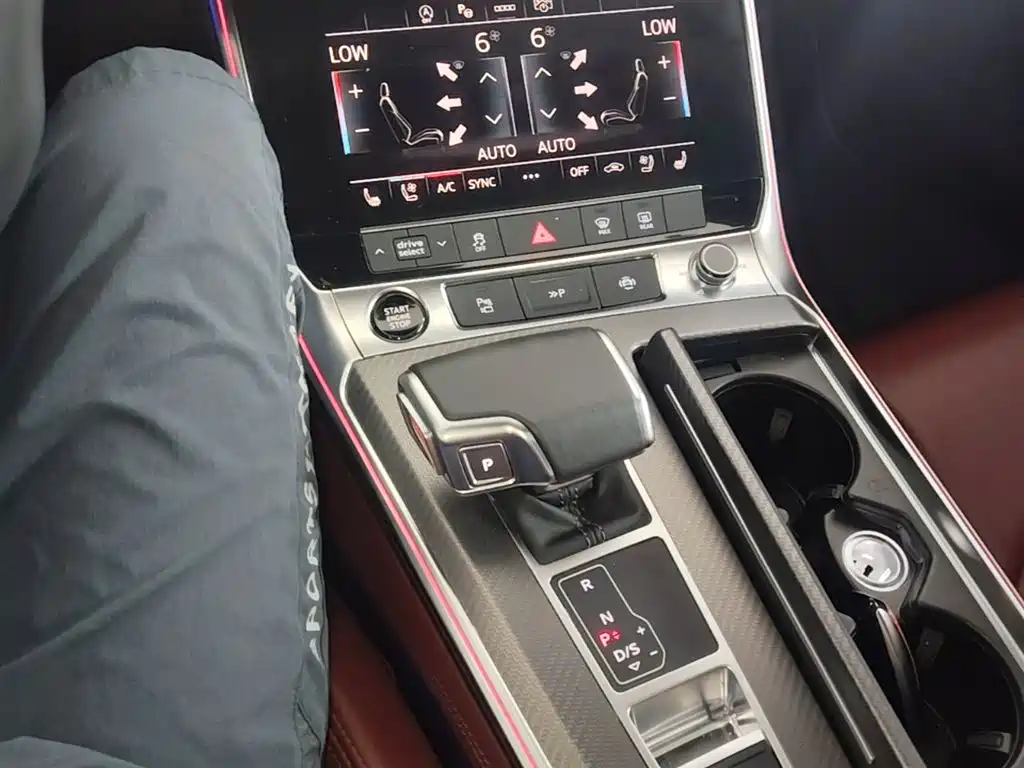 Audi A7L 2025 — фото 14