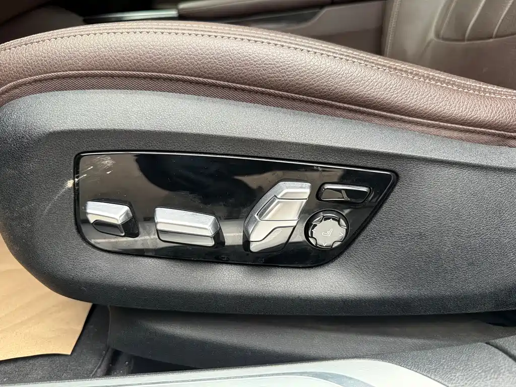BMW 7 Series 2019 — фото 16