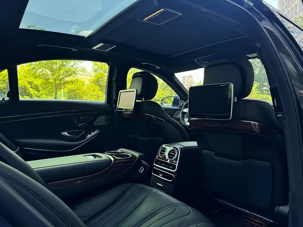 Mercedes-Benz S-Class AMG 2018 — фото 18