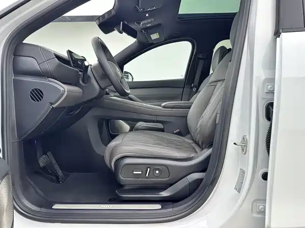 NIO ES6 2025