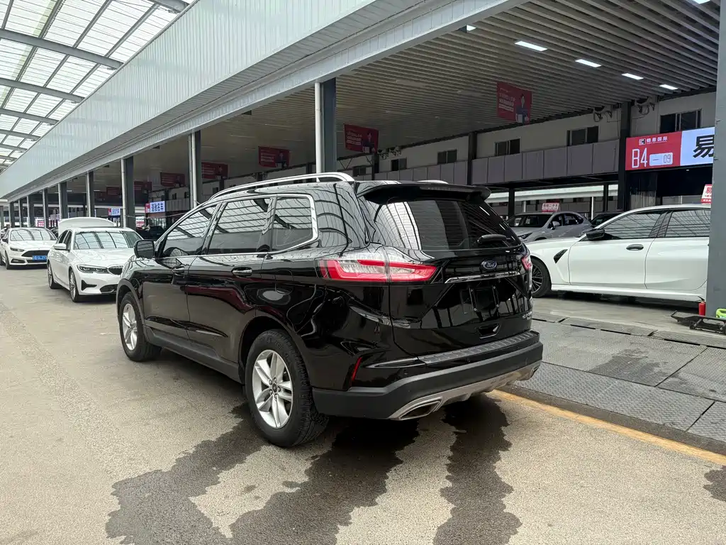Ford Edge 2020 — фото 17