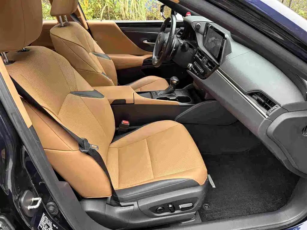 Lexus ES 2023 — фото 7