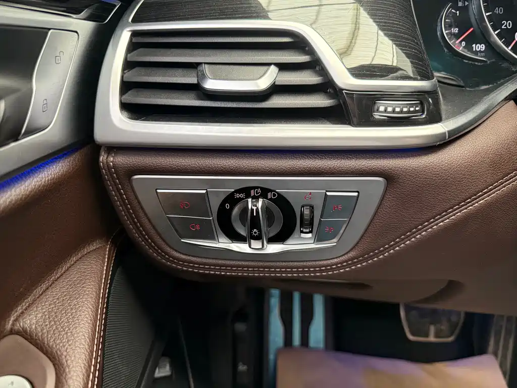 BMW 7 Series 2019 — фото 9