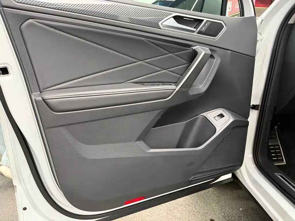 Volkswagen Tiguan L 2024