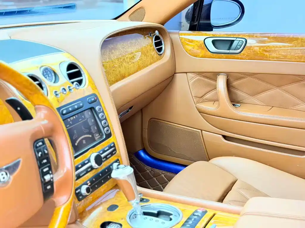 Bentley Flying Spur 2009 — фото 10