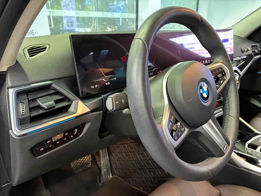 BMW i3 2023 — фото 11
