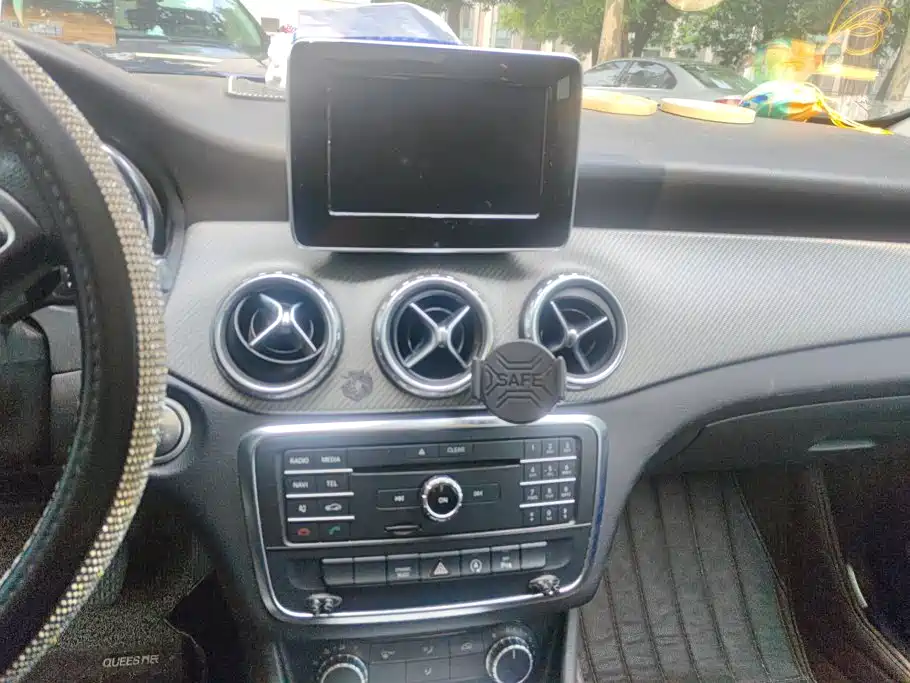 Mercedes-Benz GLA 2017 — фото 13