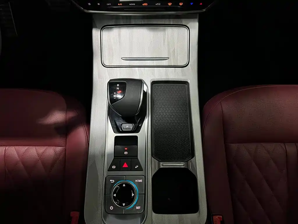Jetour X70 PLUS 2024 — фото 14
