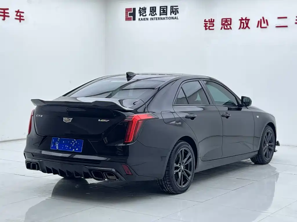 Cadillac CT4 2022 — фото 16