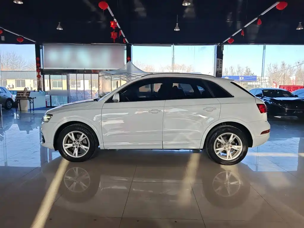 Audi Q3 2018 — фото 11