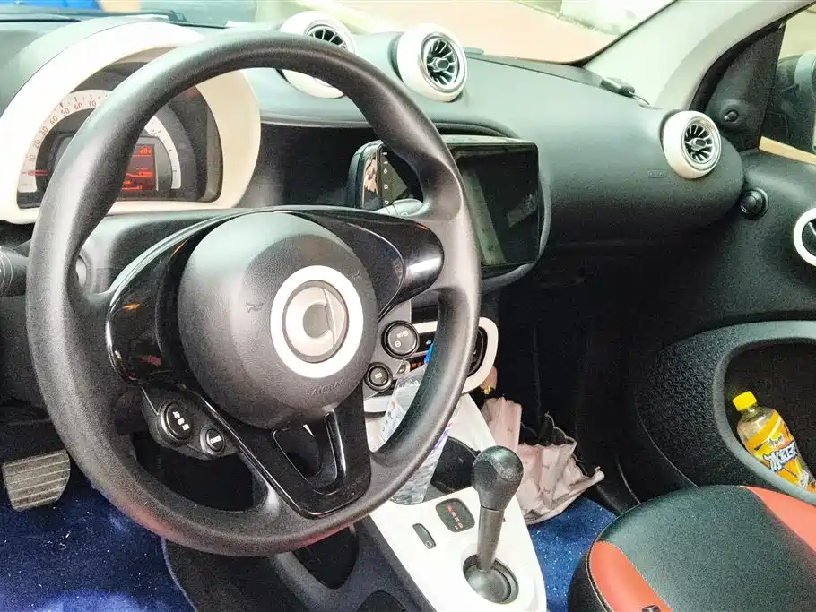 smart Fortwo 2016 — фото 12