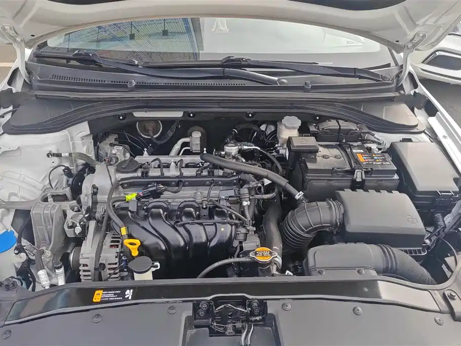 Hyundai Elantra 2019 — фото 10