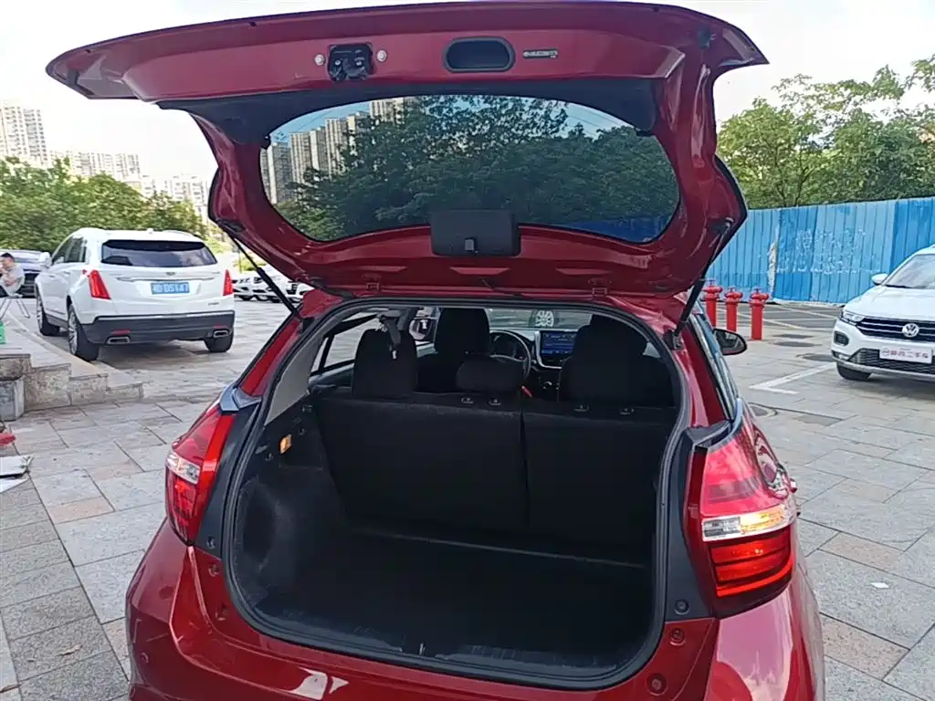 Toyota Yaris L 2019 — фото 19