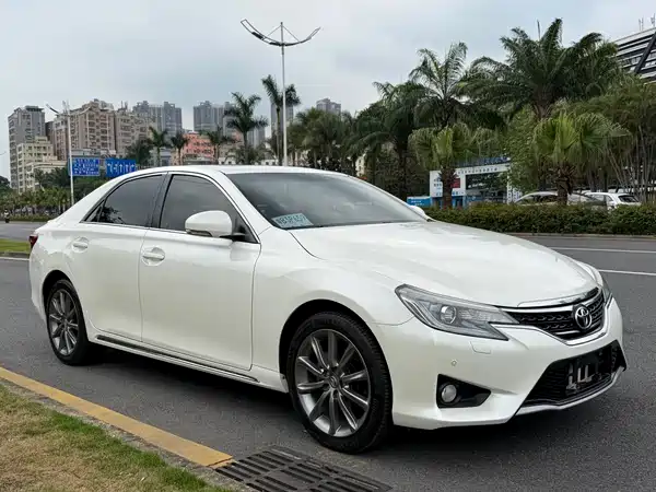 Toyota Reiz 2016
