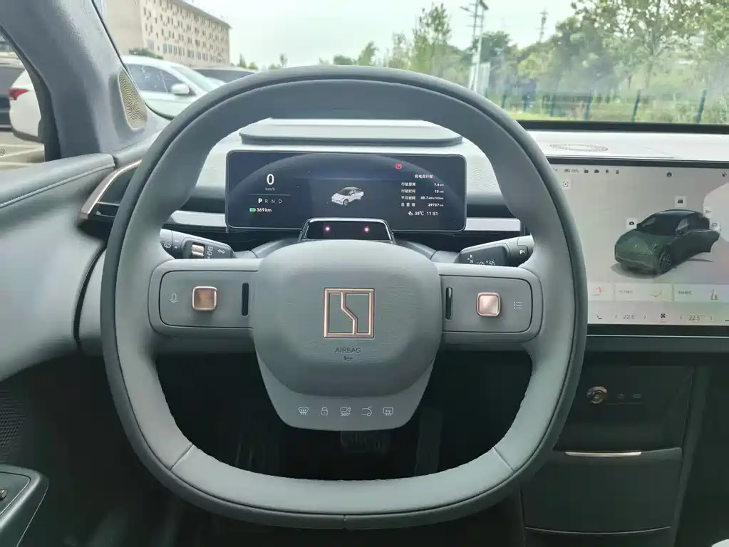Zeekr X 2025