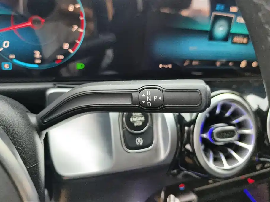 Mercedes-Benz GLB 2023 — фото 16