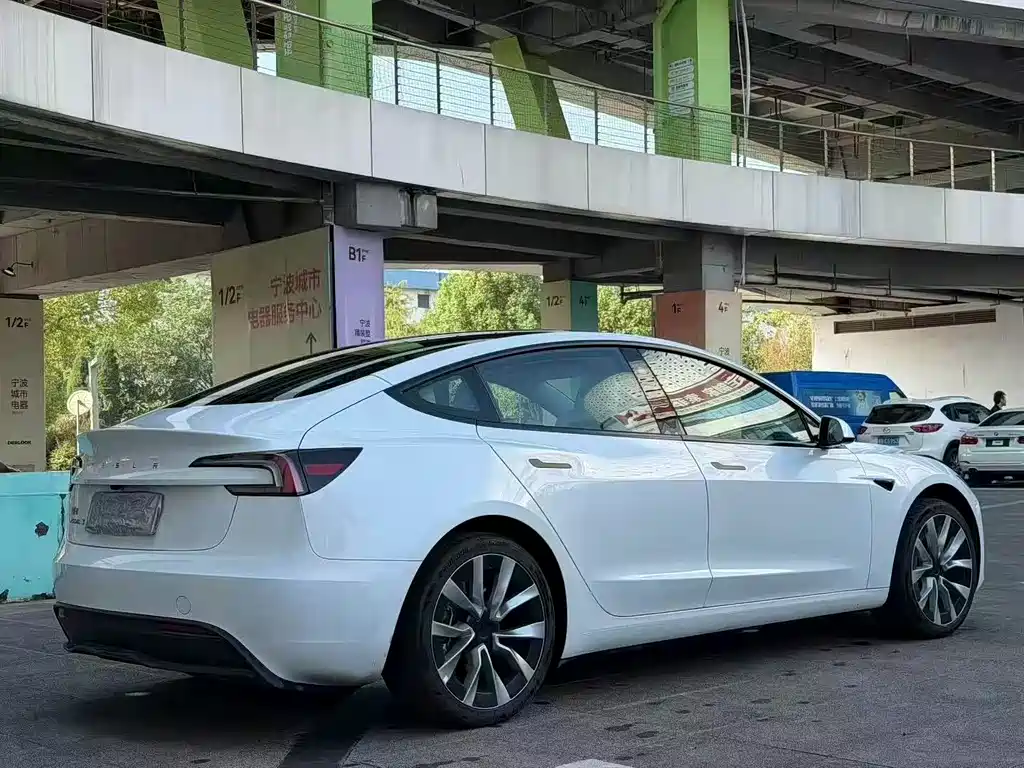 Tesla Model 3 2023 — фото 7