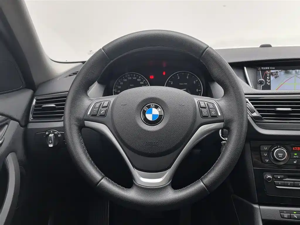 BMW X1 2016 — фото 11