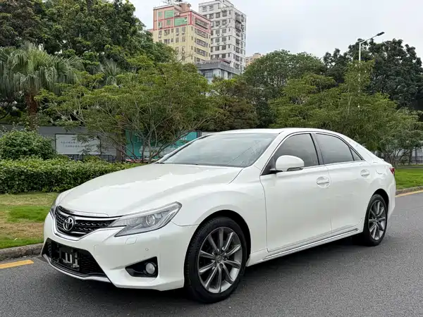 Toyota Reiz 2016