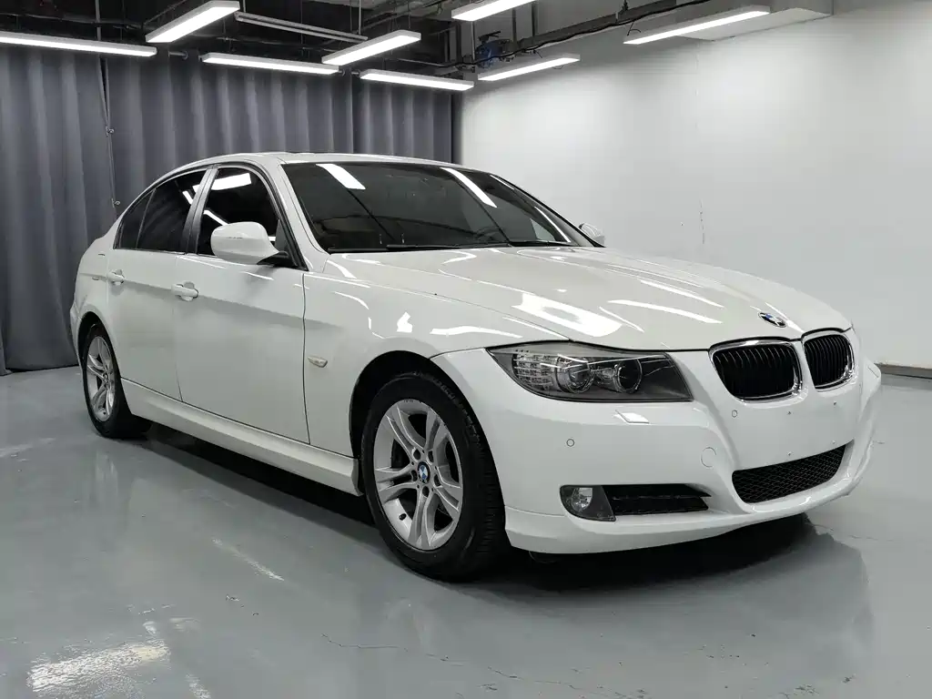 BMW 3 Series 2010 — фото 3