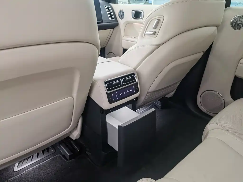 Li Auto Li L7 2025