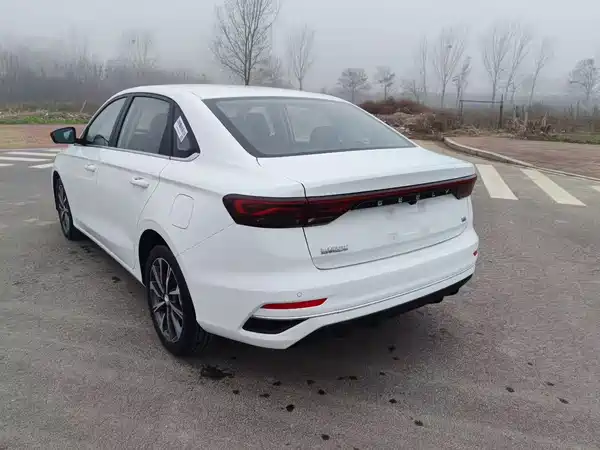 Geely Emgrand 2026