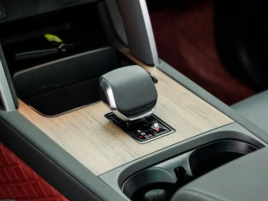 Land Rover Discovery Sport 2024 — фото 14