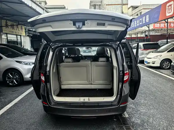 Buick GL8 2013