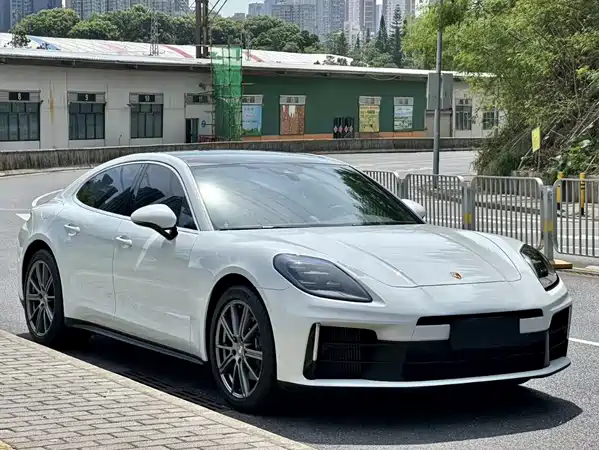 Porsche Panamera 2024