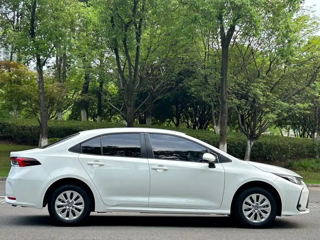 Toyota Corolla 2022 — фото 4