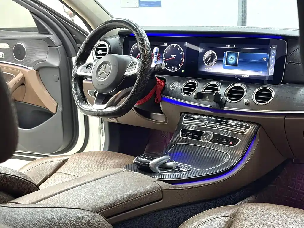 Mercedes-Benz E-Class 2017 — фото 11