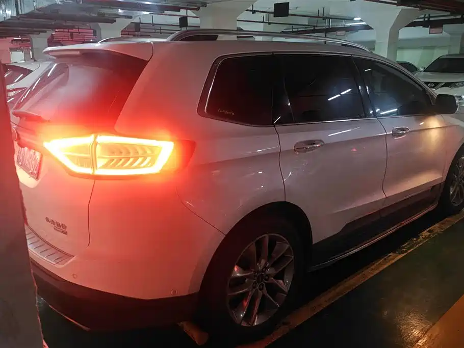 Ford Edge 2016 — фото 3