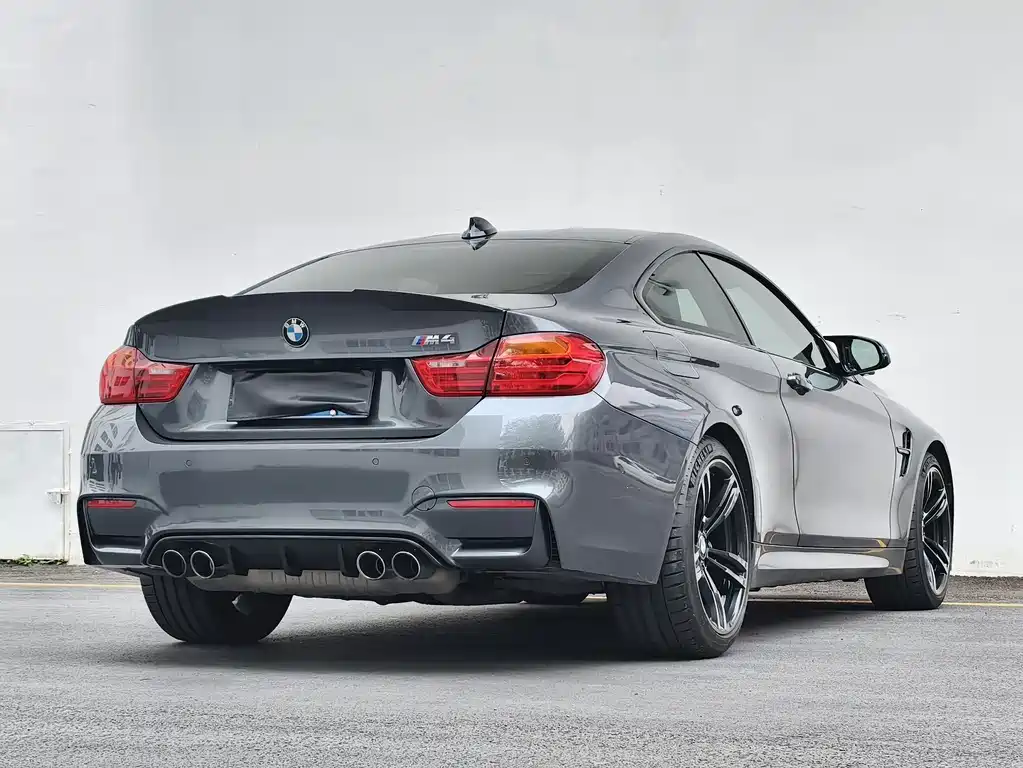 BMW M4 2018 — фото 17