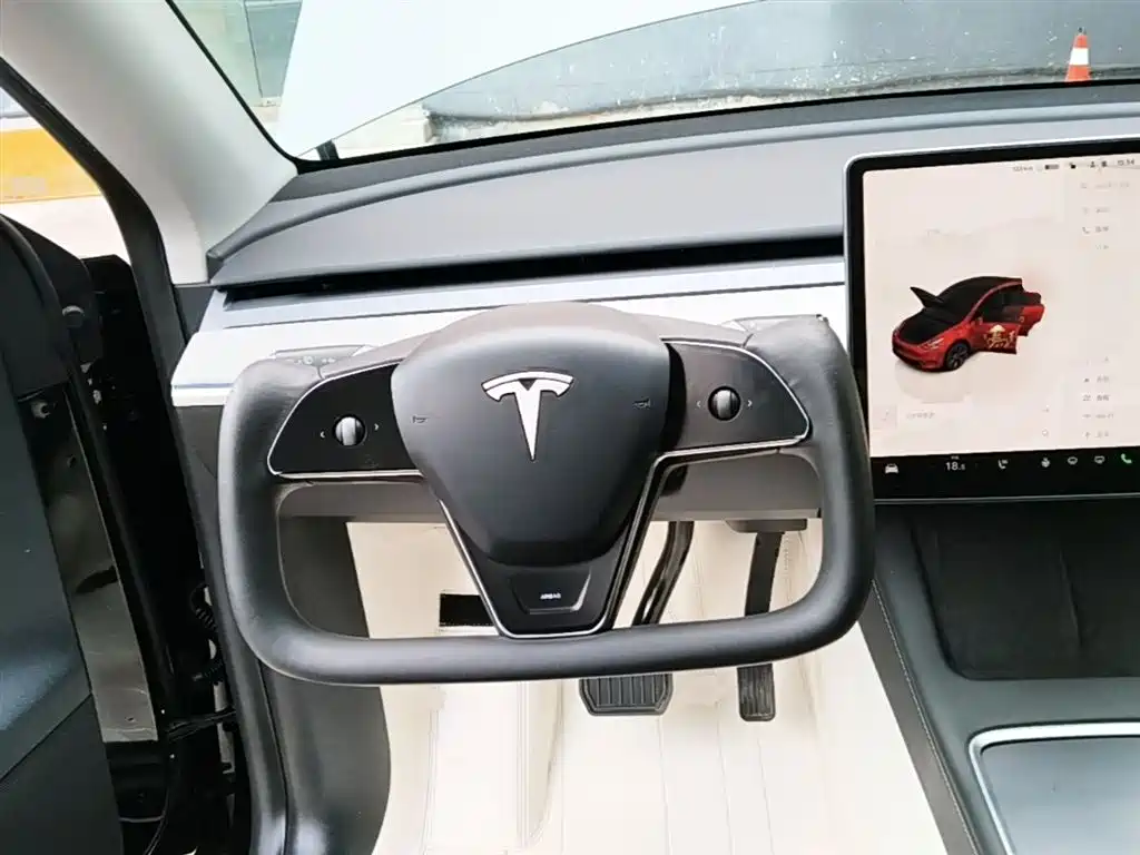 Tesla Model Y 2023 — фото 11