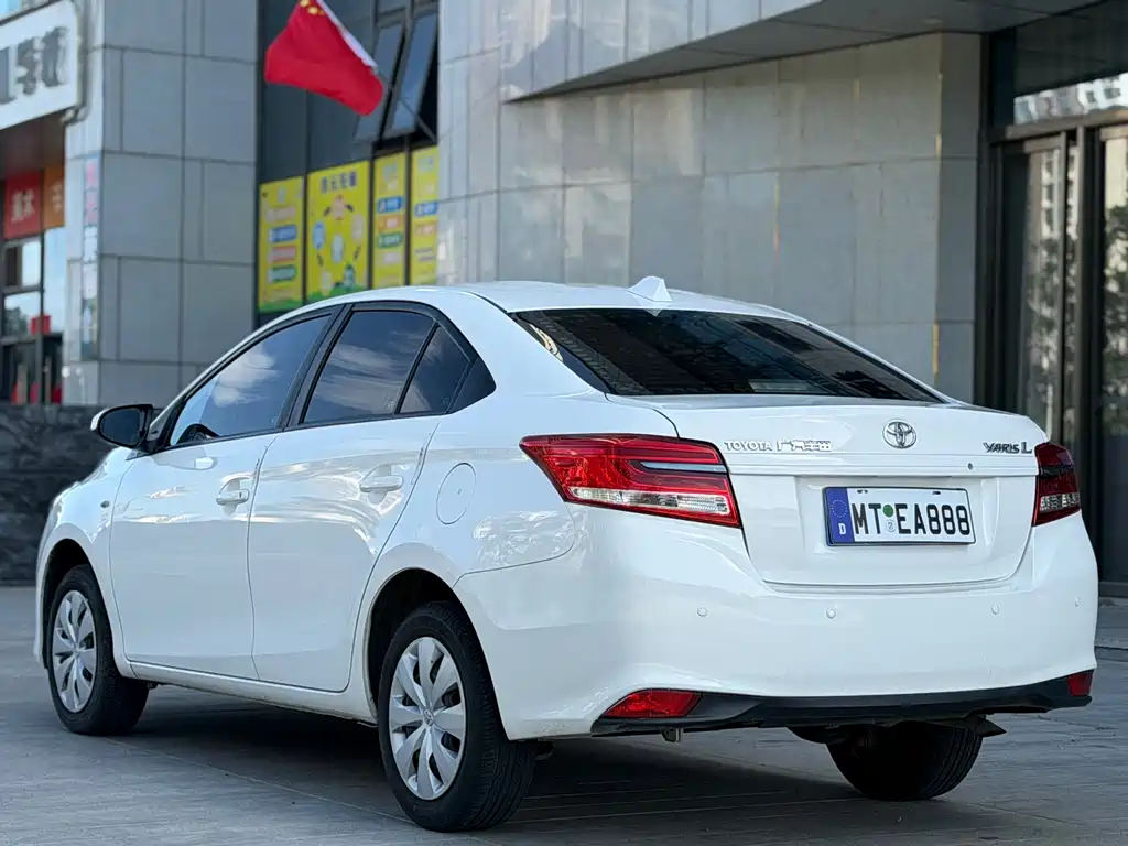Toyota Yaris L 2019
