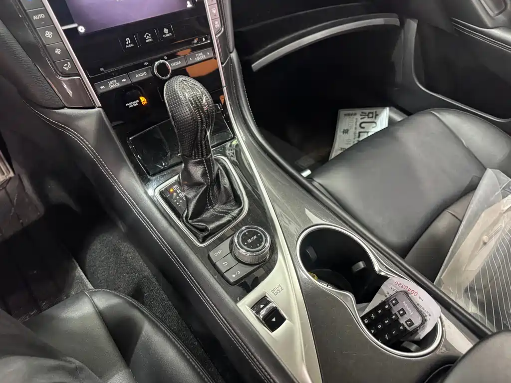 Infiniti Q50L 2016 — фото 14