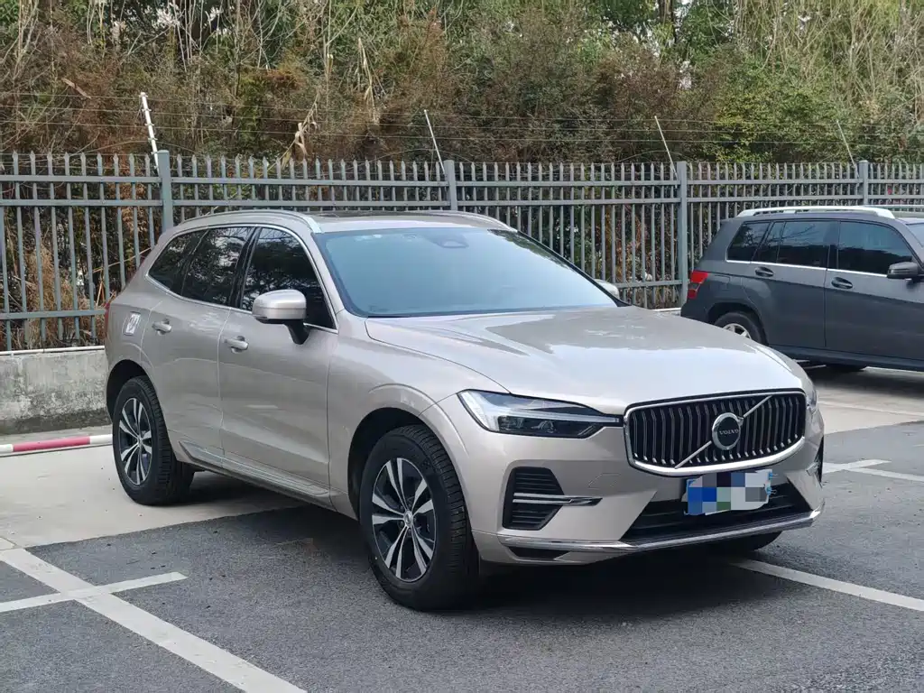 Volvo XC60 2023 — фото 2