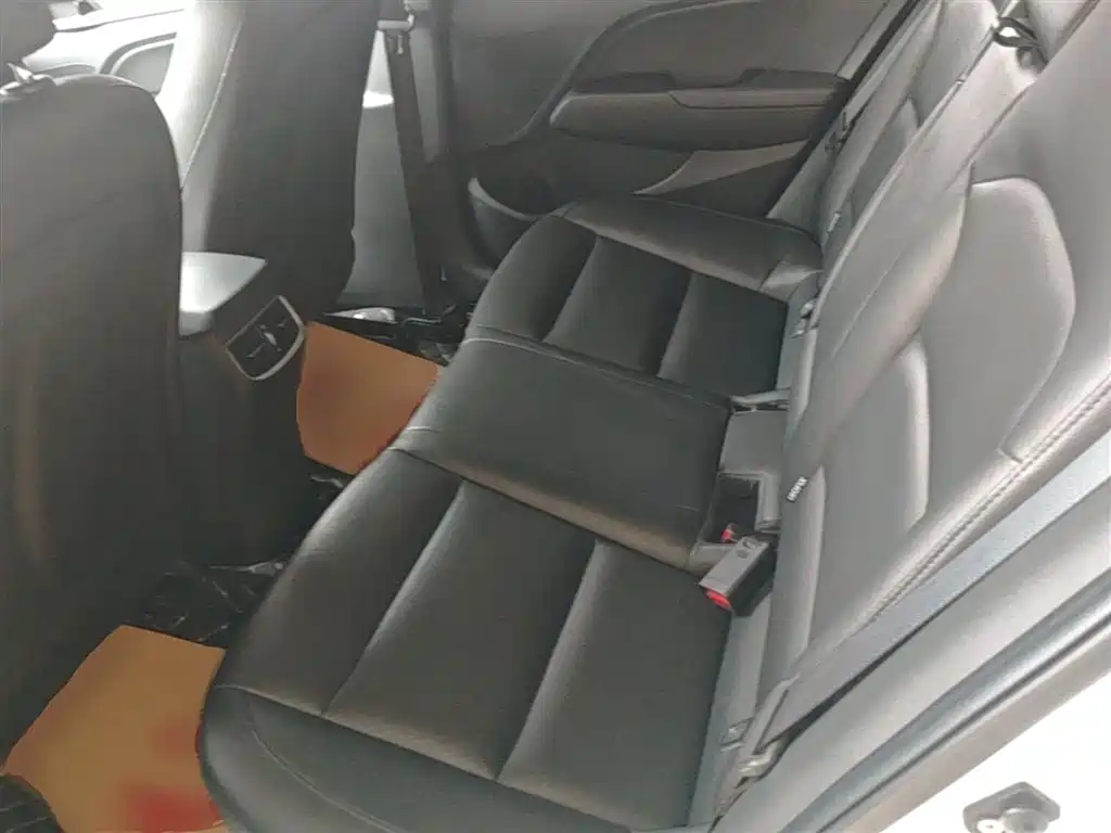 Hyundai Elantra 2020 — фото 17
