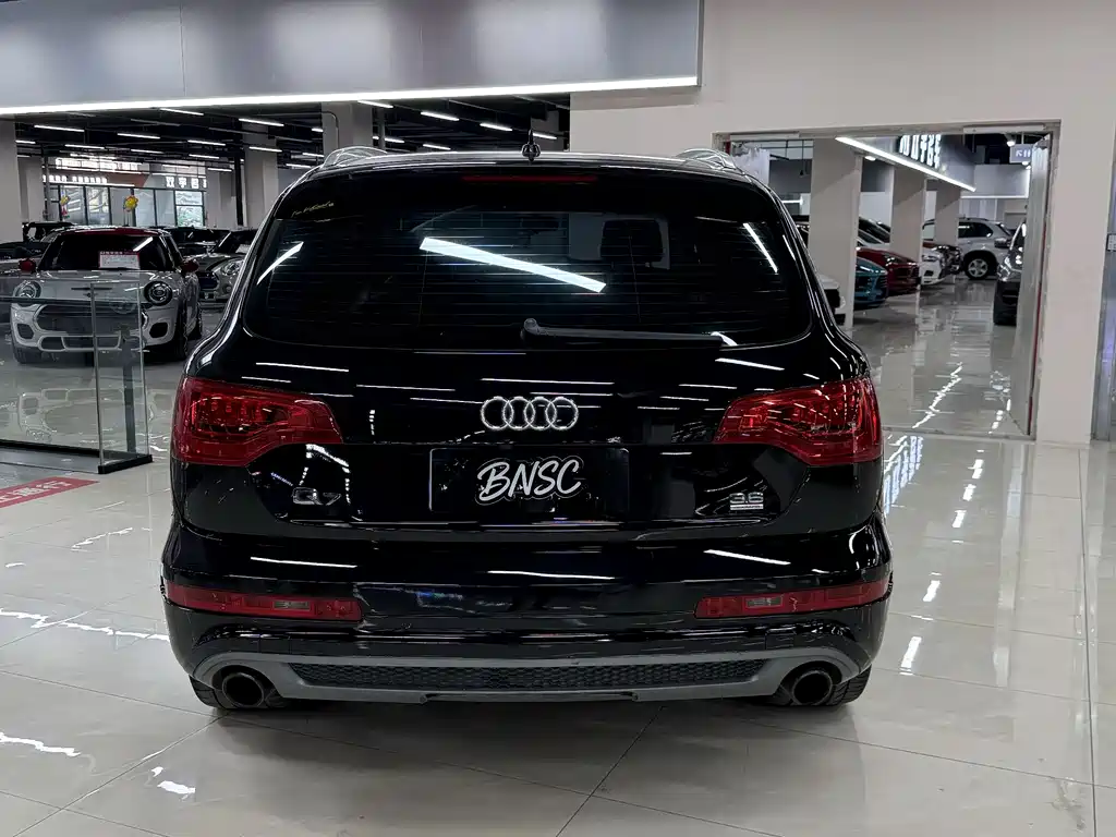 Audi Q7 2011 — фото 5