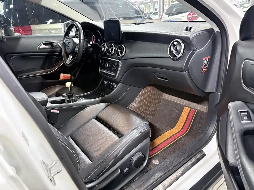 Mercedes-Benz GLA 2018 — фото 15