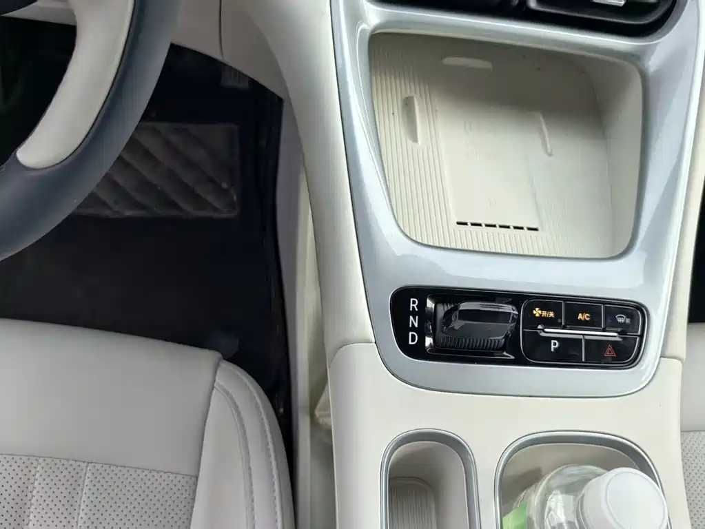 Geely Galaxy Starwish 2026 — фото 8