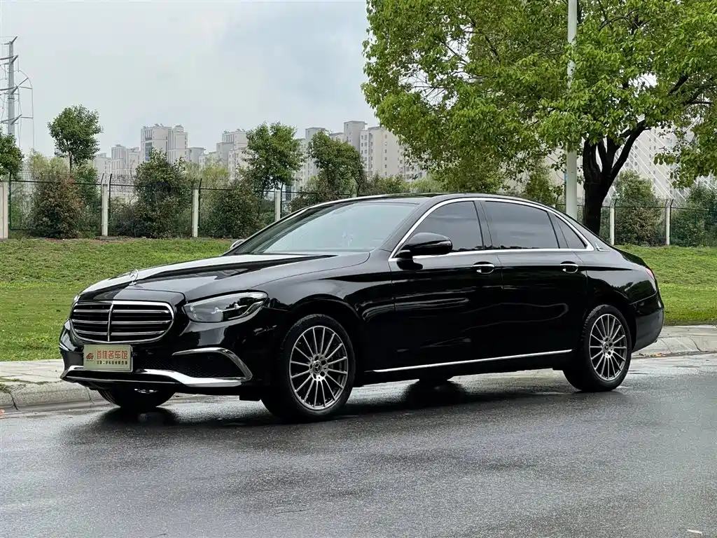 Mercedes-Benz E-Class 2023 — фото 1