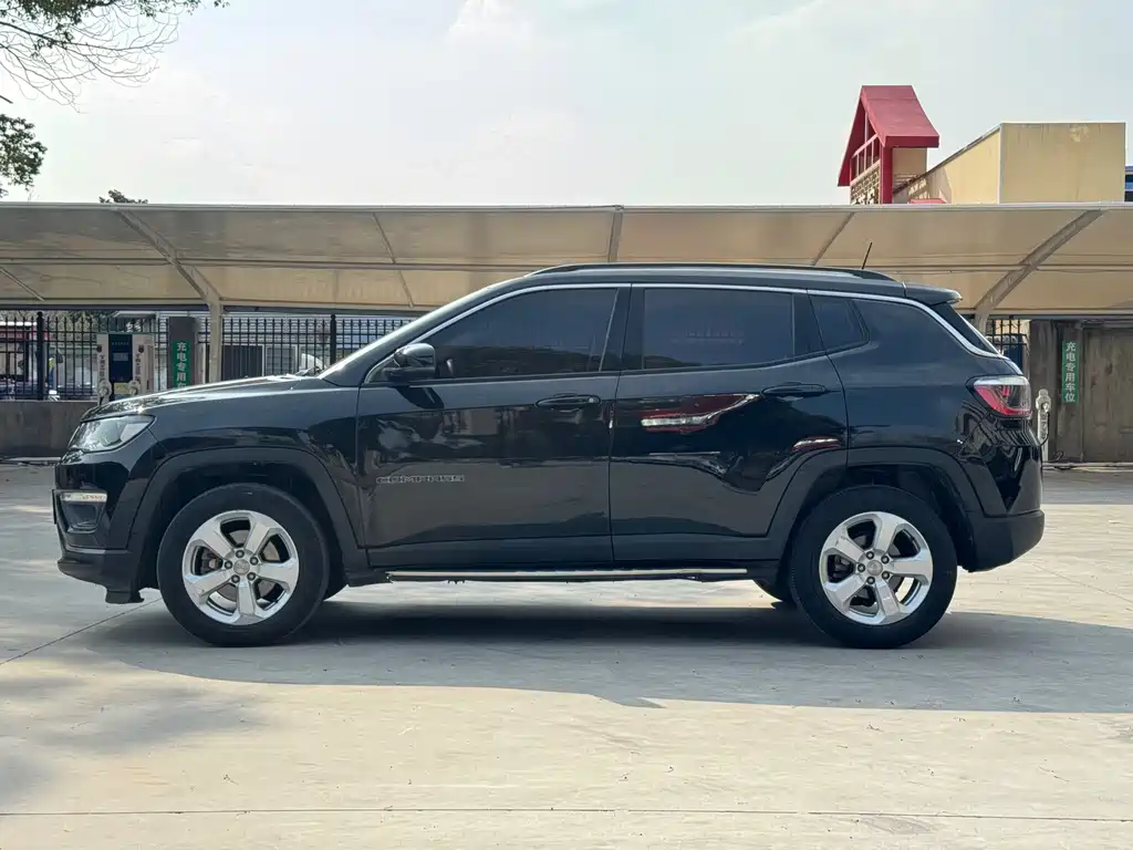 Jeep Compass 2018 — фото 4