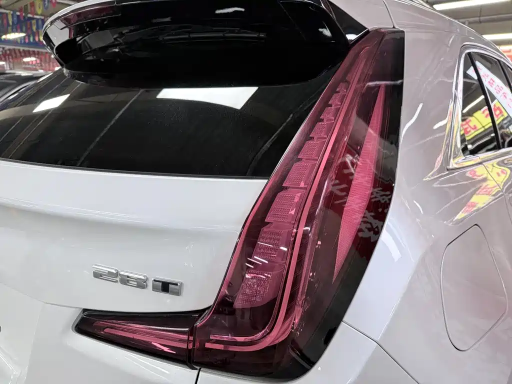 Cadillac XT4 2021 — фото 19