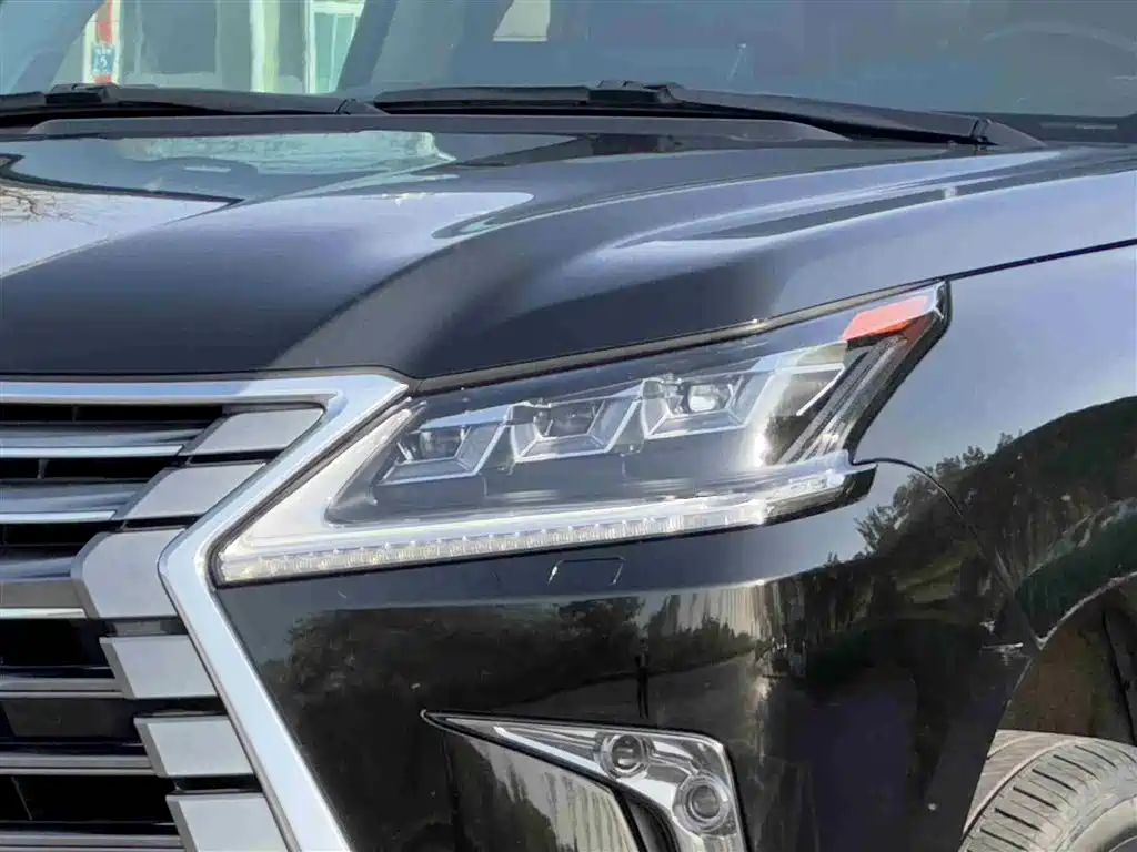 Lexus LX 2017 — фото 3
