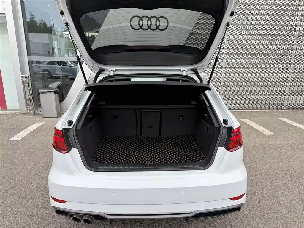 Audi A3 2019 — фото 11