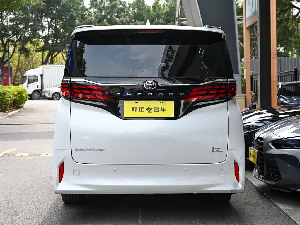 Toyota Alphard 2025 — фото 5