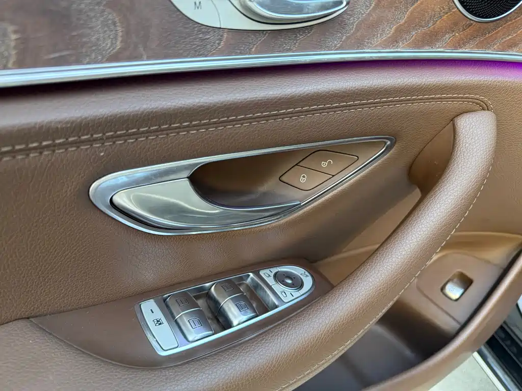 Mercedes-Benz E-Class 2018 — фото 14